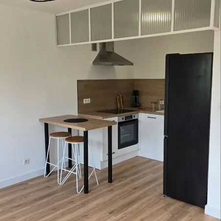 Location 2 pieces 38 m²
