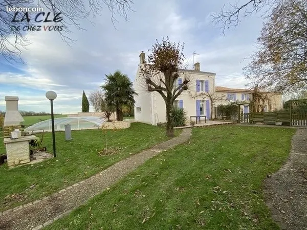 Maison 7 pièces 220 m²