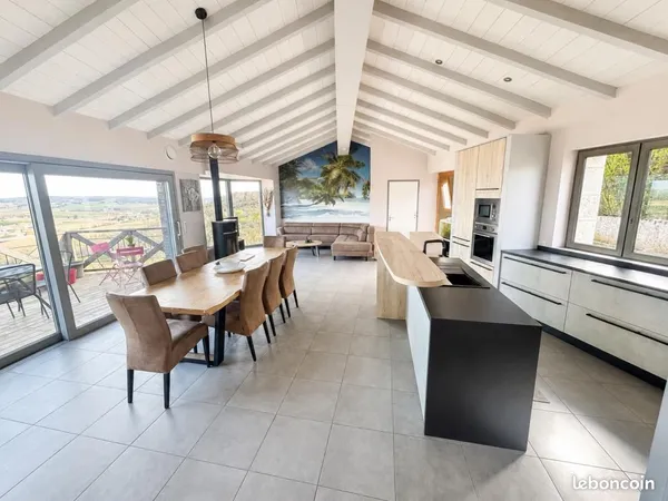 Maison 5 pièces 161 m²