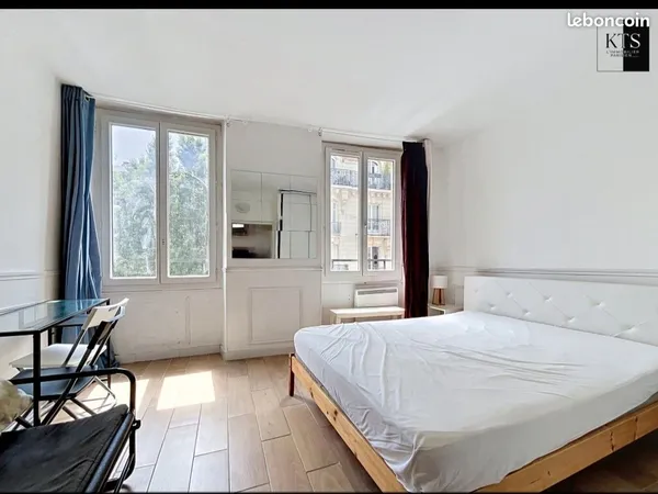 Studio - Location