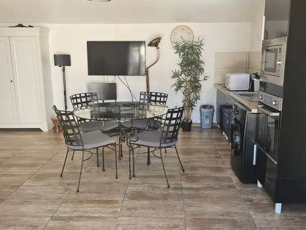 Studio à Saint Aygulf, rez de chausee avec mezzanine a 300m de la mer