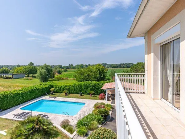 Maison 8 pièces 194 m²