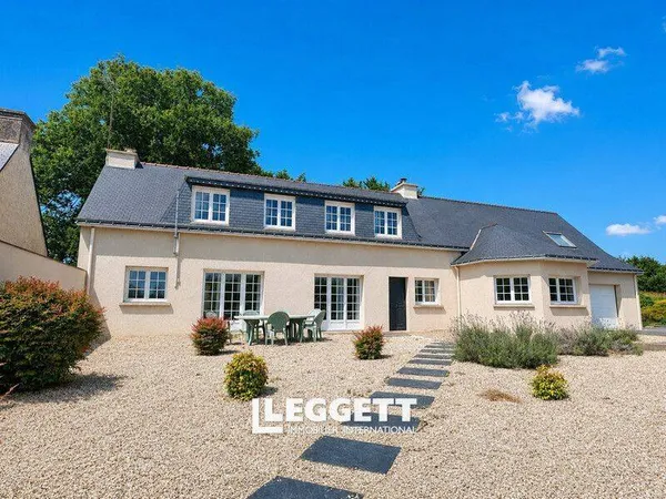 Maison de plain-pied 8 pièces 165 m²