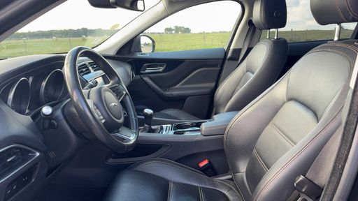 Jaguar F-Pace 2.0 D 163 2WD - Prestige – 2018 – 120482 km – Diesel – Boîte Manuelle — photo 34