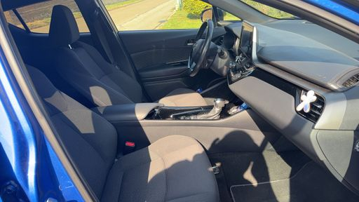 Toyota C-HR 1.8 VVT-i 122  Hybride 2WD CVT - Design – 2019 – 70409 km – Hybride essence – Boîte Automatique — photo 11