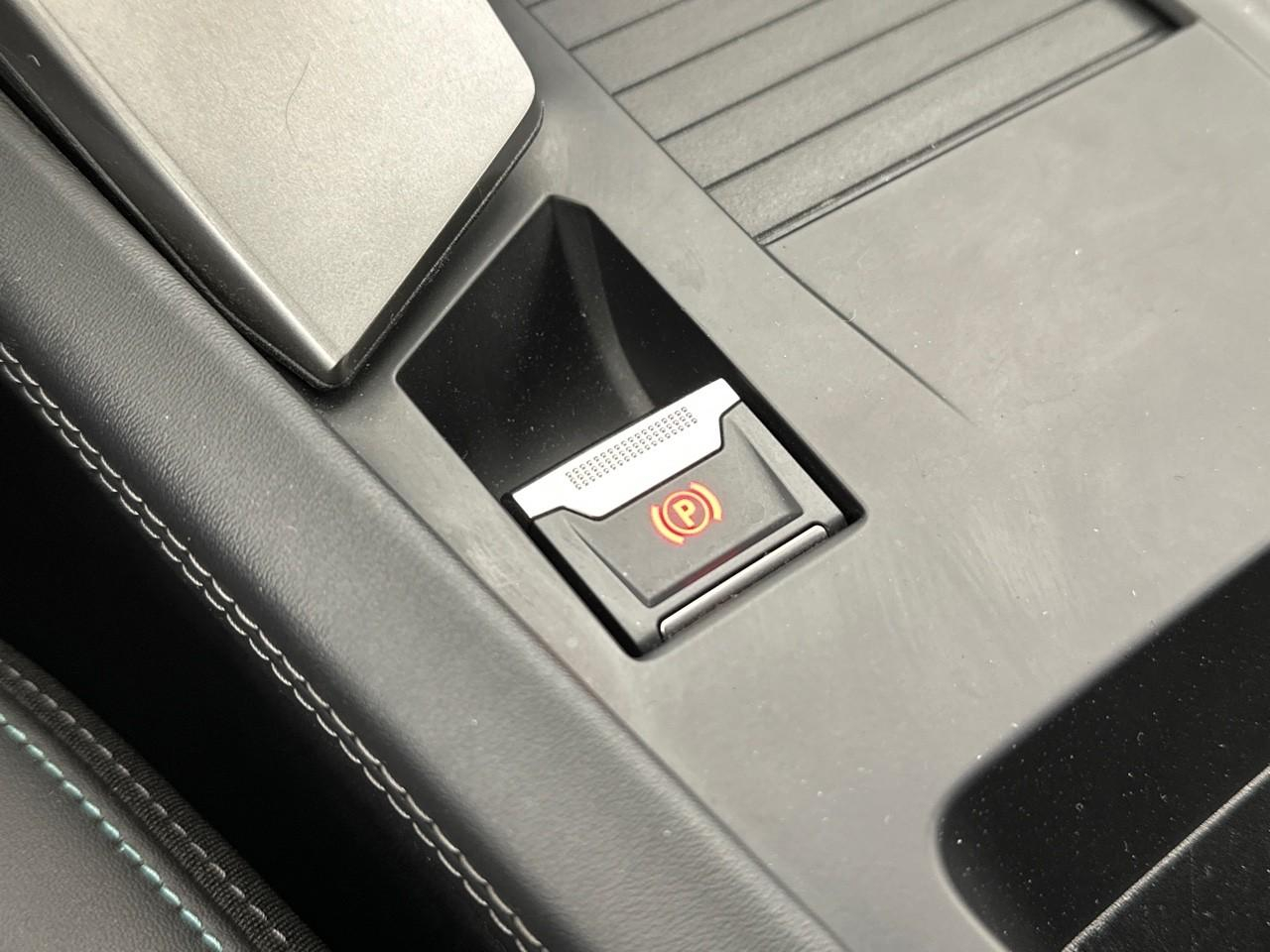 Peugeot 308 phev 180 e-eat8 allure pack — photo 31