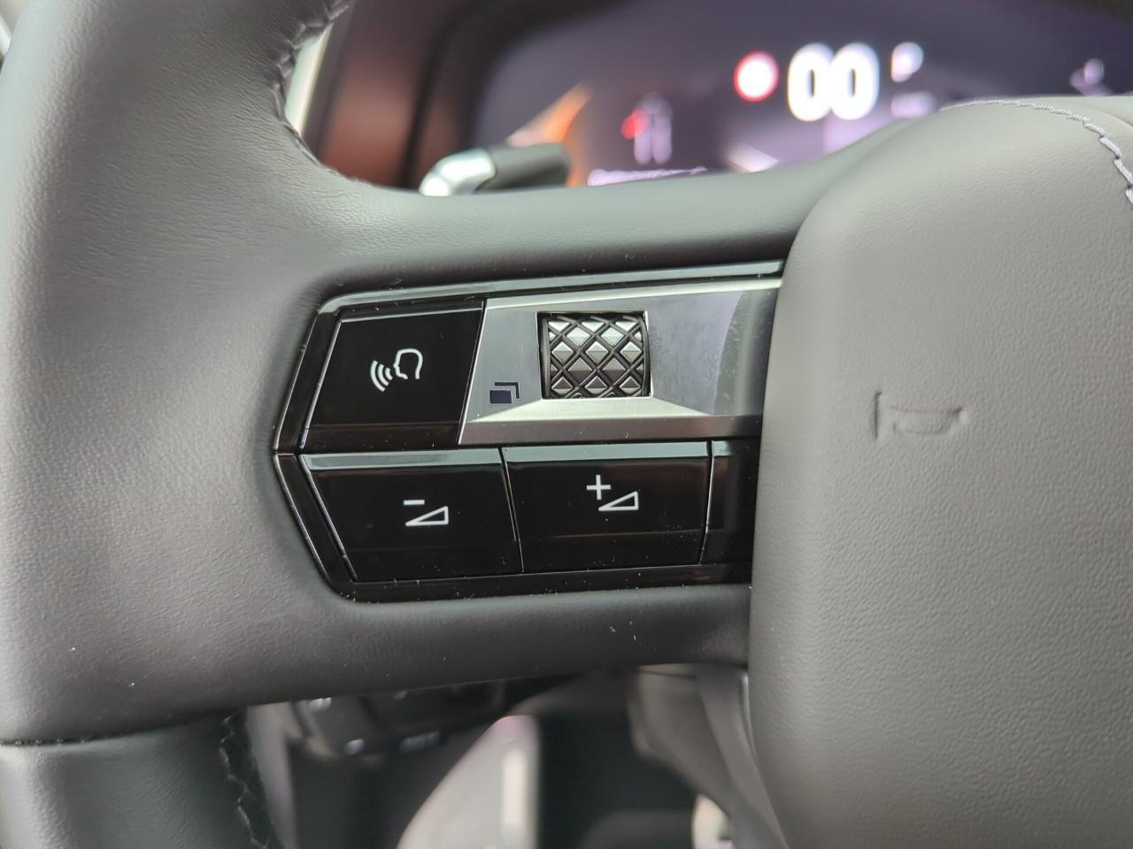 Ds Ds 7 crossback bluehdi 130 eat8 etoile — photo 26