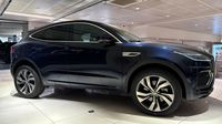 Jaguar E-Pace P300e PHEV 309ch R-Dynamic SE — photo 4