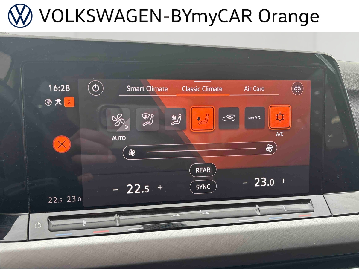 Volkswagen Golf 2.0 TDI SCR 116 DSG7 — photo 29