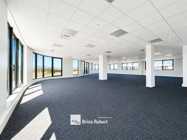 Bureaux 364 m²