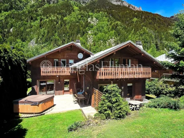 CHAMONIX - Un double chalet près du centre