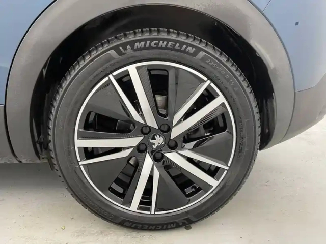 Peugeot 3008 hybrid4 300 e-eat8 — photo 16