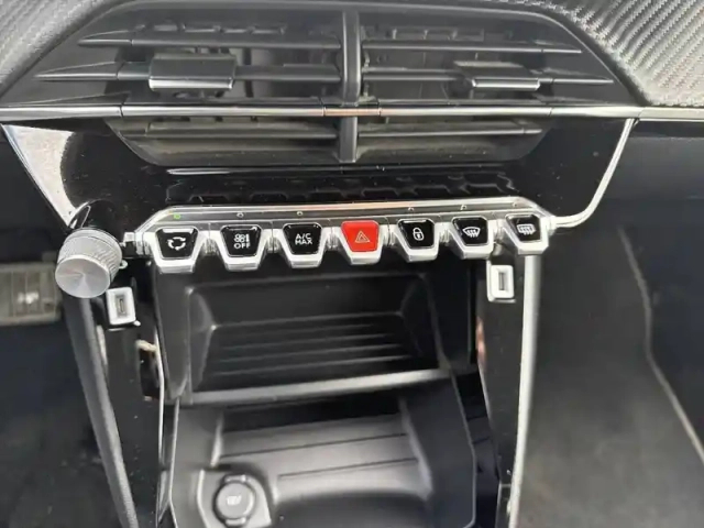 Peugeot 208 electrique 50 kwh 136ch — photo 29