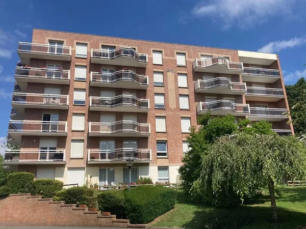T4 87M2 AVEC BALCON CAVE ET GARAGE
