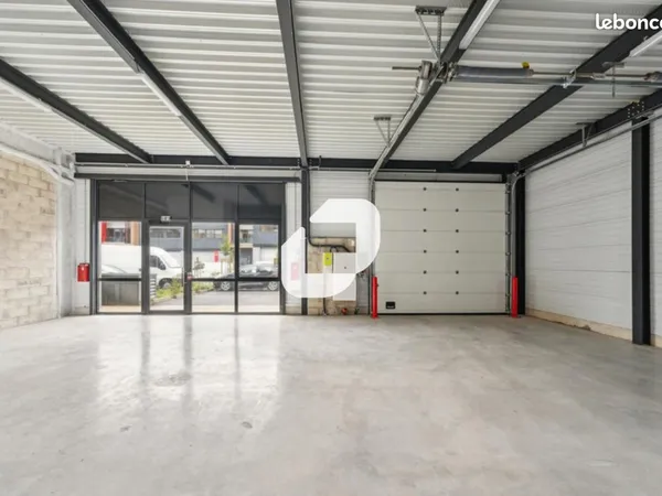 Local d'activité 5 370 m²