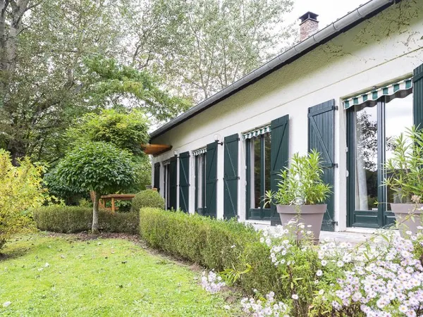 Vends maison beaux volumes