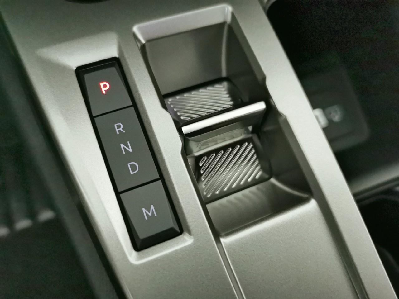 Peugeot 308 hybrid 145 e-dcs6 style — photo 31