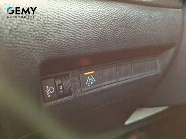 Peugeot 208 puretech 75 s&amp;s bvm5 — photo 14