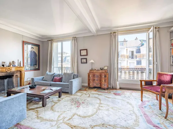 Appartement 6 pièces 157 m²