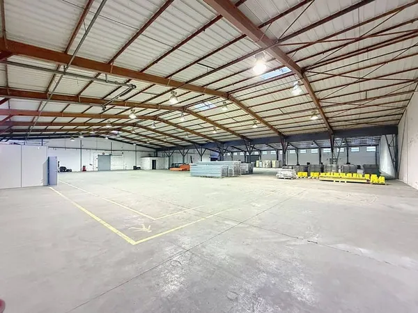 Entrepôt 4539 m²