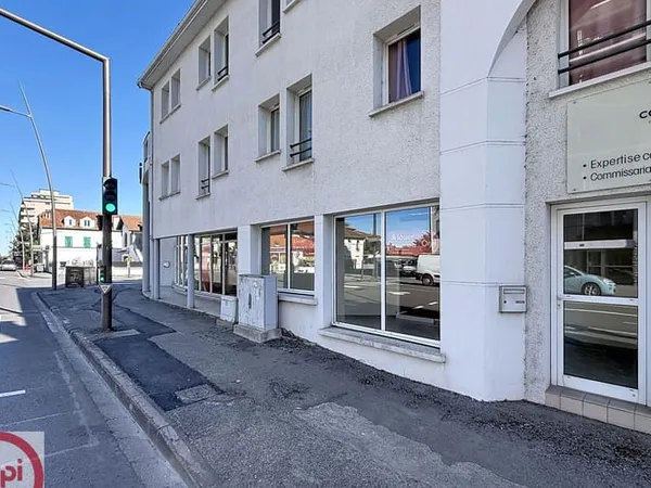Bureaux 56 m²