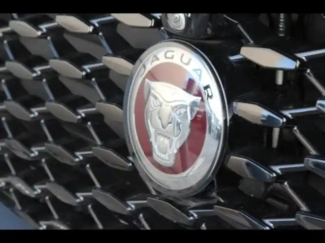 Jaguar E-Pace p300e phev r-dynamic hse bva awd — photo 22