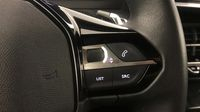 Peugeot 2008 1.2 PureTech 130ch S&S Allure EAT8 — photo 25