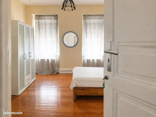 94m2 rénové, mobilier inclus, au centre, T4