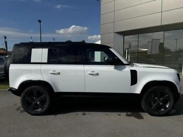 Land Rover Defender 110 2.0 p300e x-dynamic se — photo 5