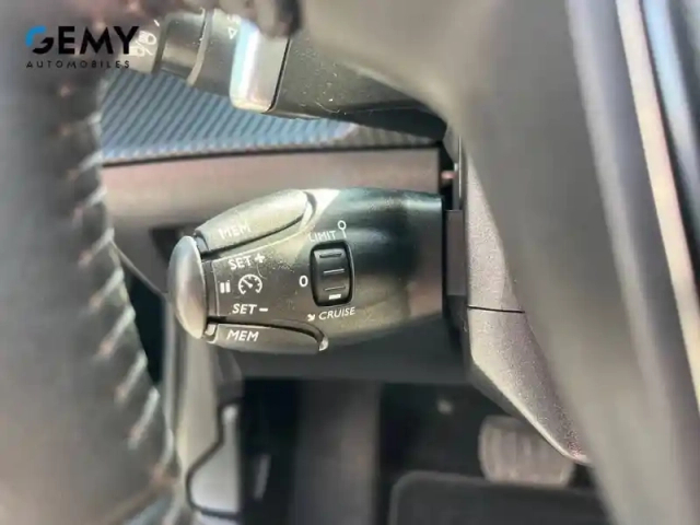 Peugeot 208 puretech 100 s&amp;s eat8 — photo 14