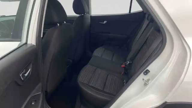 Kia Stonic 1.0 t-gdi 100 ch bvm6 — photo 44
