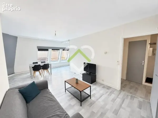 Cousinerie, appartement T2 dernier étage