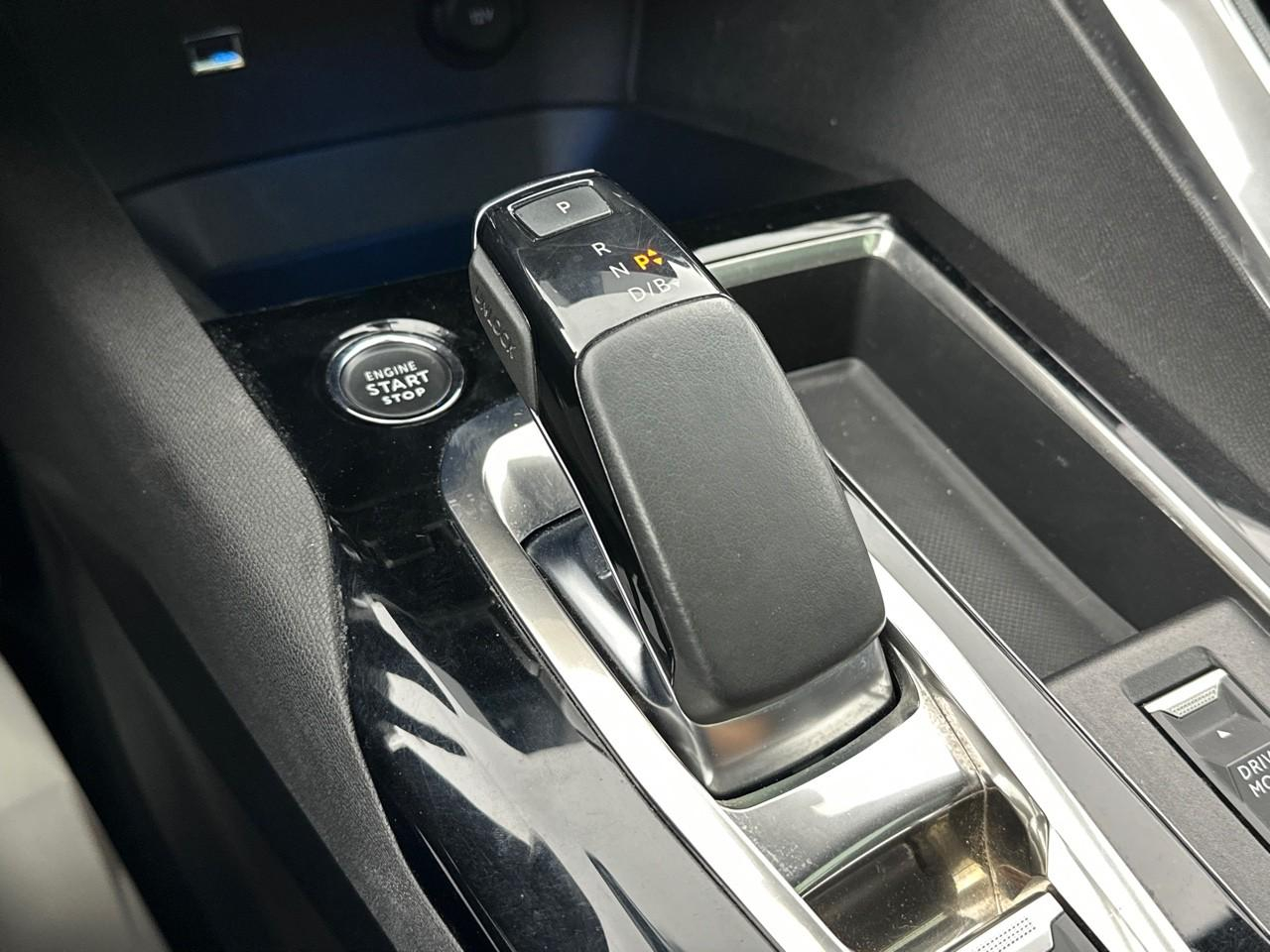 Peugeot 3008 hybrid 225 e-eat8 gt pack — photo 32