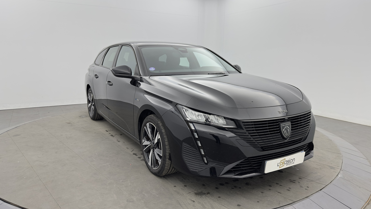 Peugeot 308 SW PHEV 180 e-EAT8 — photo 7