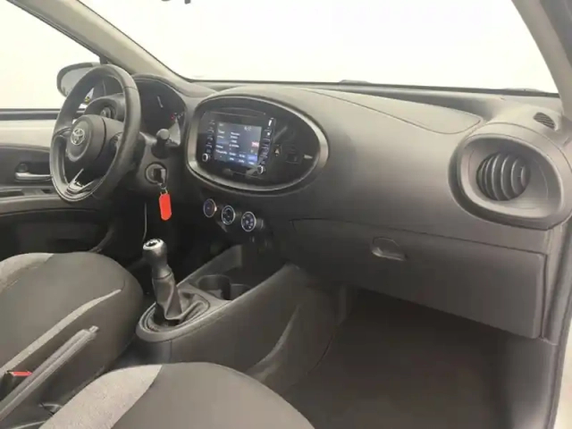 Toyota Aygo 1.0 vvt-i 72 dynamic — photo 19