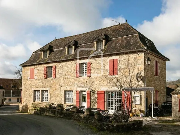 Maison 12 pièces 350 m²