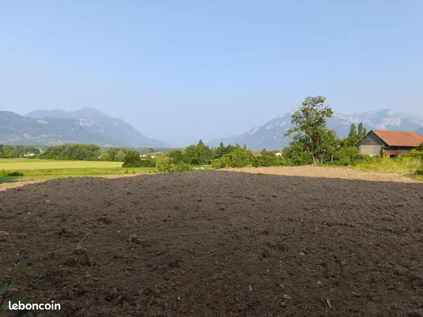 Terrain 681 m² Amancy