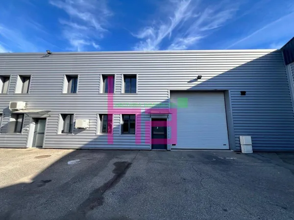 Local d'activité 383 m²