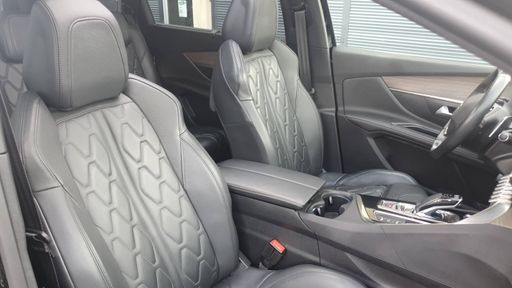 Peugeot 5008 2.0 BlueHdi 180 EAT8 - Gt Pack – 2022 – 126077 km – Diesel – Boîte Automatique — photo 31