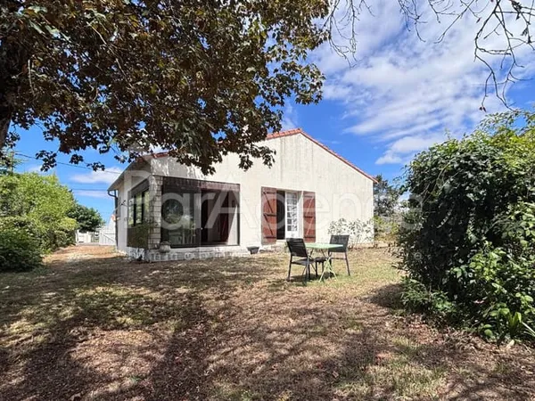 Maison de plain-pied sur terrain de 633 m2