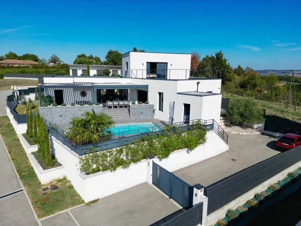 VILLA CONTEMPORAINE HAUT DE GAMME