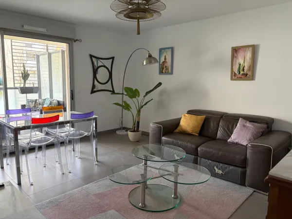 Vends appartement 60m² Antibes-Juan-les-Pins T3 neuf terrasse sud 3mn plages clim garage cave ascens