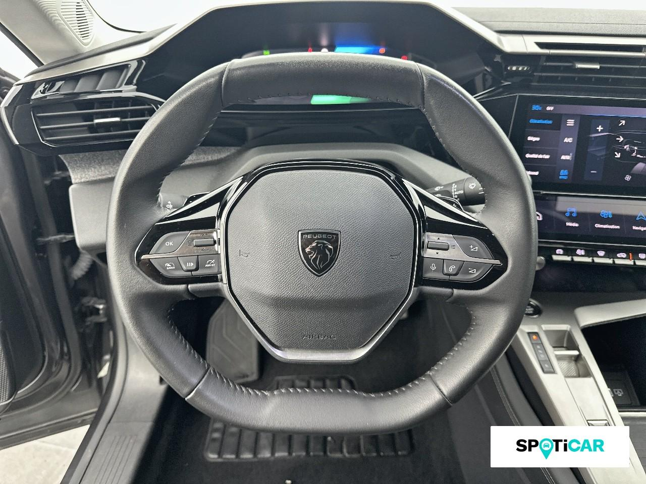 Peugeot 408 phev 225ch allure pack e-eat8 — photo 12