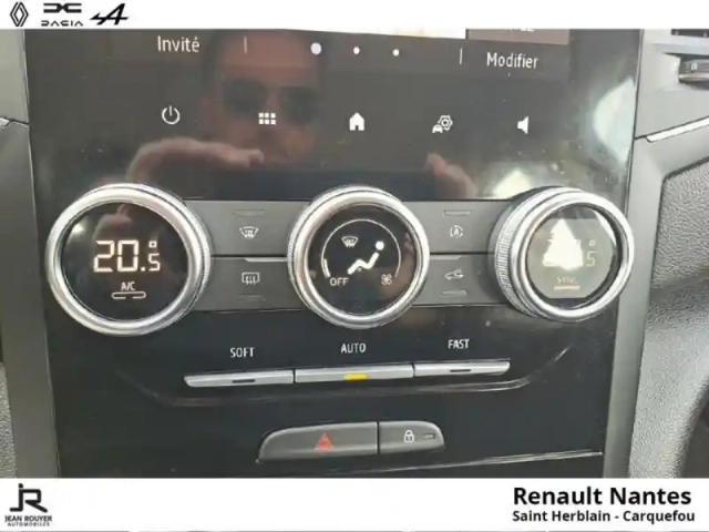 Renault Megane 1.5 blue dci 115ch business edc boite auto — photo 12