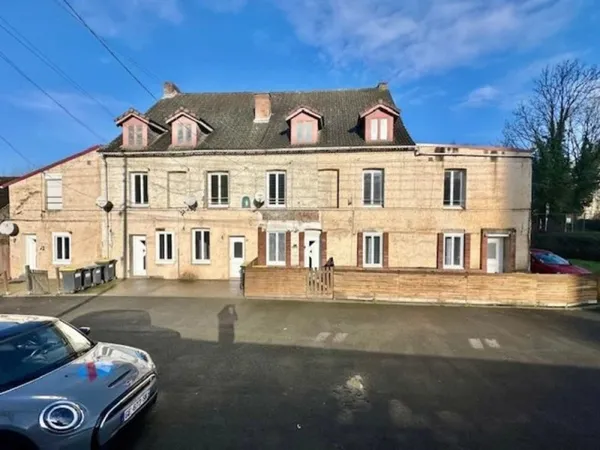 Ensemble de 5 maisons louées