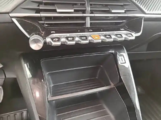 Peugeot 208 puretech 100 s&amp;s bvm6 — photo 22