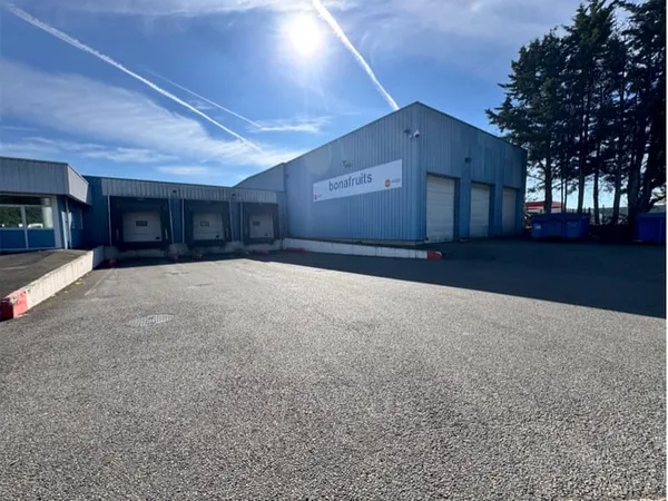Local d'activité 1520m2 + Terrain constructible 2500m2