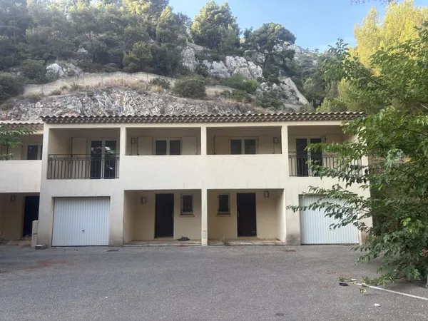 LOT DE 5 VILLAS + GARAGES CORNCIHE FARON