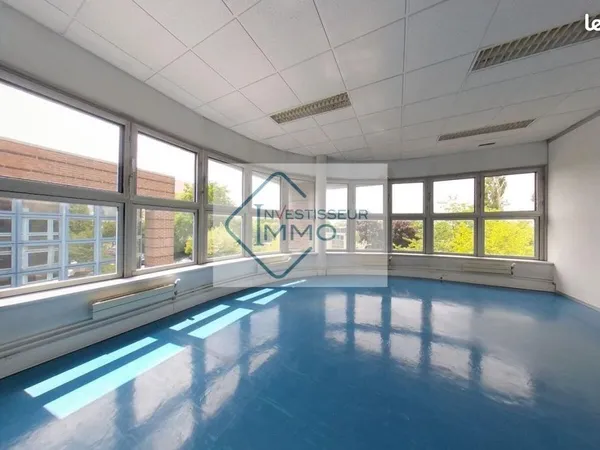 Bureaux 192 m²