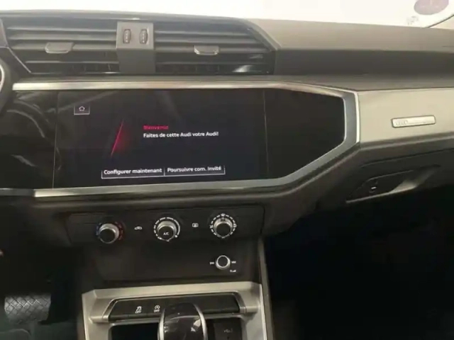 Audi Q3 35 tfsi 150 ch s tronic 7 — photo 10
